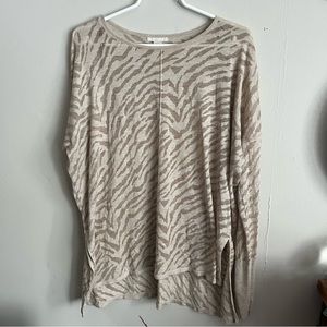 3/$40 H&M Size L Long Sleeve Shirt Zebra Printed Beige Round Crew Neck Side Slit